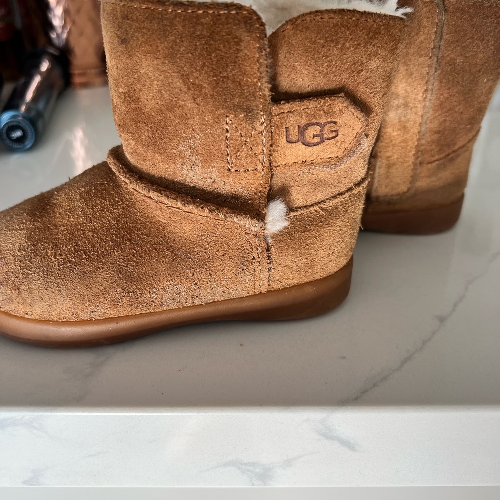 Kids Keelan water resistant Ugg boots